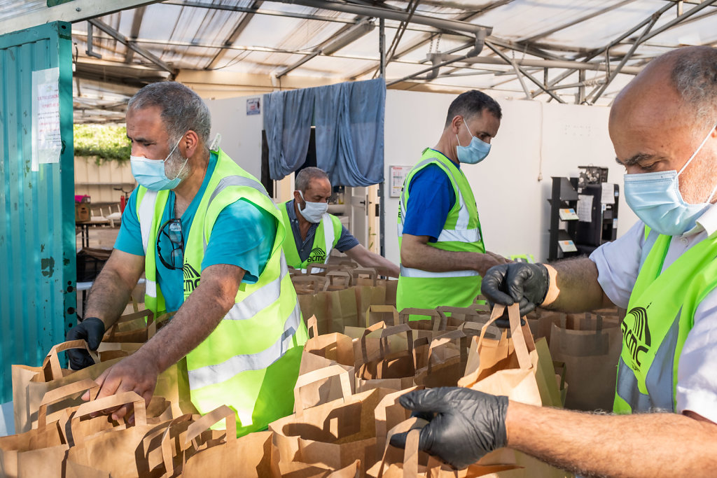 MOSQUEE DE COURBEVOIE - DISTRIBUTION ALIMENTAIRE PENDANT LE RAMADAN